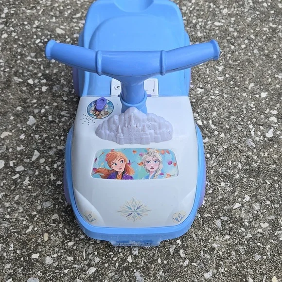 Disney Frozen 2 Lights N Sounds Ride Toy Car - Picture 3 of 10